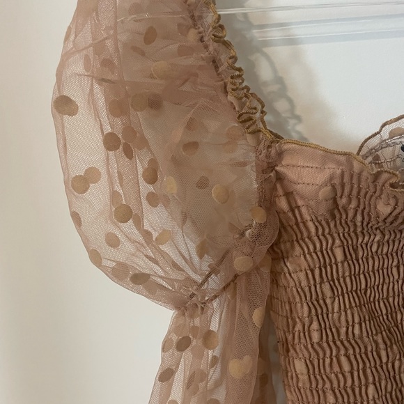 Women’s Nude Polka Dot Sheer Puff Sleeve Top - Picture 8 of 9